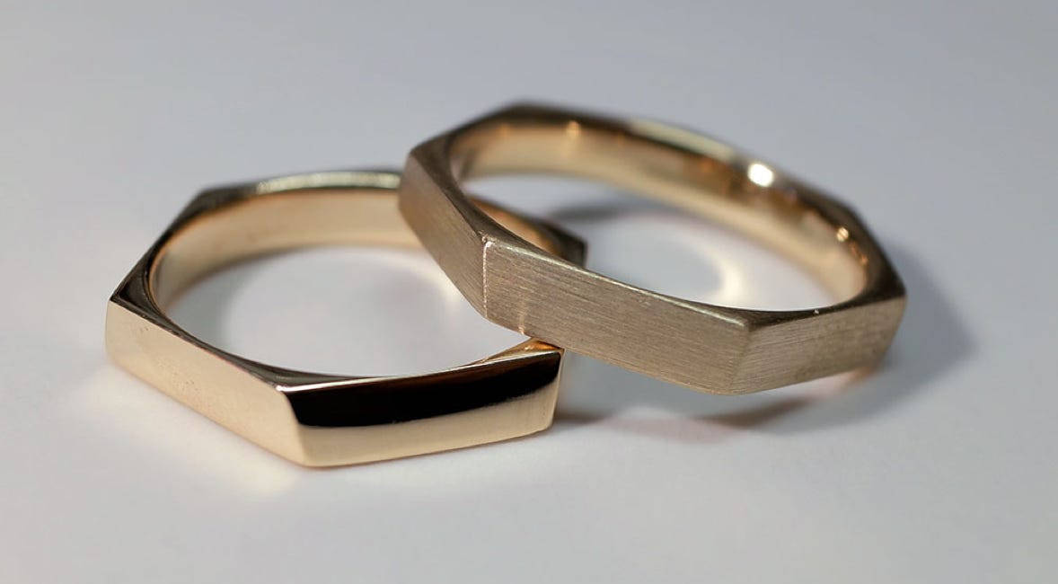 Trauringe in Gold, 7 eckig